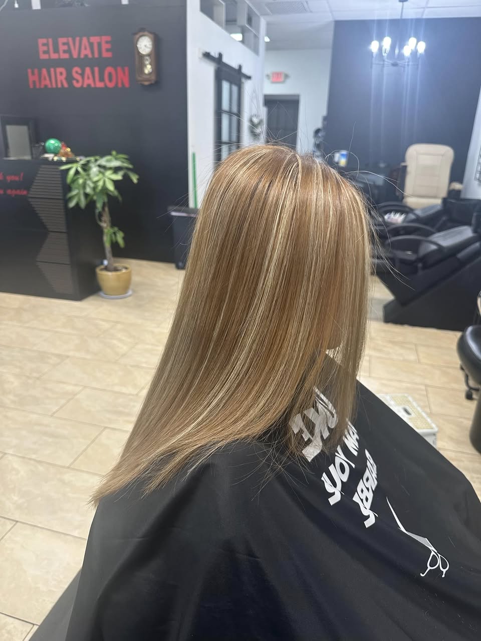 Dịch vụ Highlights, Nhuộm Màu & Cắt Tóc – Elevate Hair and Nails, Peoria, AZ