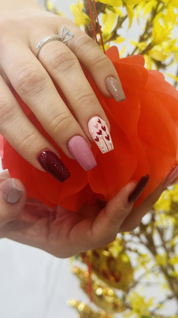 Tuyển Receptionist & Thợ Nail – Classy Nails Lounge, Phoenix, AZ