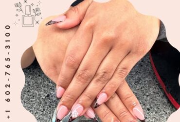 Elegant Pink Floral Nail Set – Feminine & Classy ✨🌸